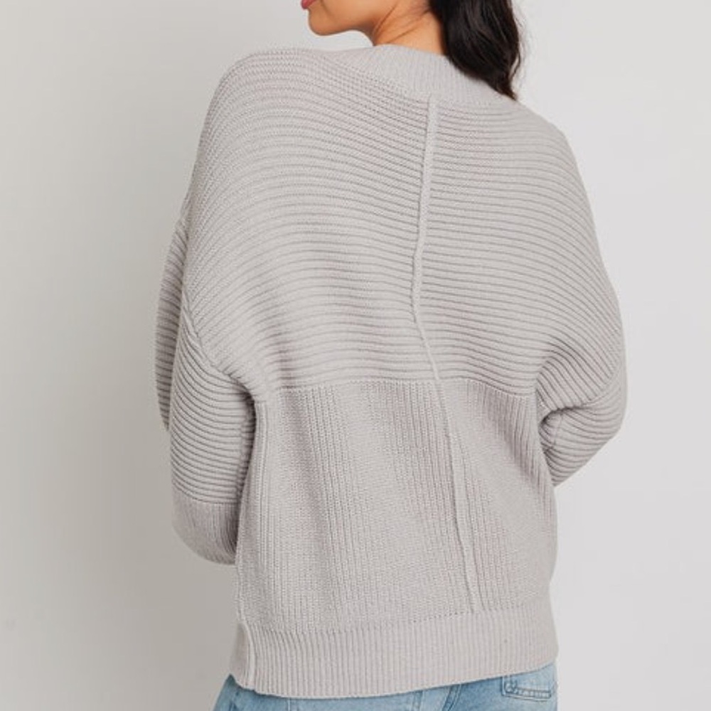 Cozy Gray Ribbed Sweater - Picture 2 of 7